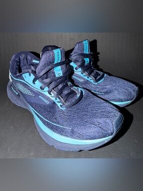 Brooks Women’s Navy & Light Blue Athletic Running Shoes